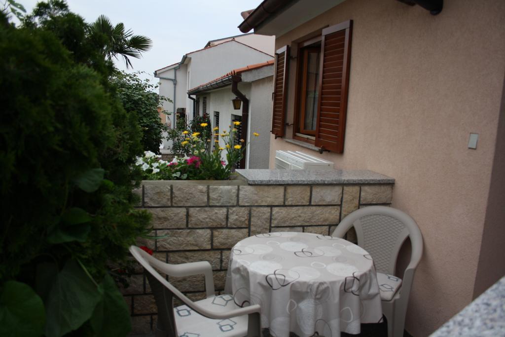 Family Friendly Apartments Πούλα Δωμάτιο φωτογραφία